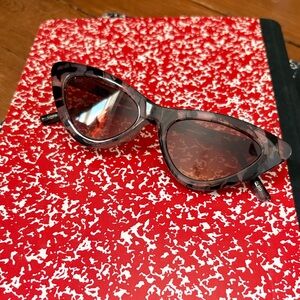 WearMe Pro – Retro Vintage Tinted Lens Cat Eye Sunglasses